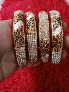 Exquisite Set of 4 Traditional Bangles