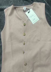 Elegant Sleeveless Blazer