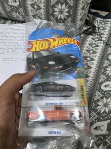 Hot Wheels porsche 928 and datsun 620 combo
