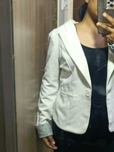 Elegant White Women's Blazer with Striped Cuffs