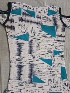 Trendy Cold Shoulder Graphic Top
