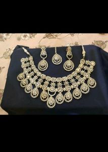 Exquisite Kundan Necklace &amp; Earring Set