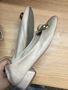 Elegant Ballerina Flats with Unique Buckle