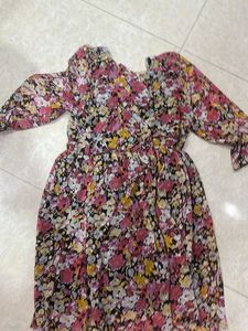 Floral Print Midi Dress with Lace Collar