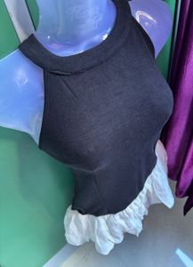 Chic Black &amp; White Ruffled Top