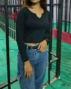 Black Long Sleeve Cropped Top