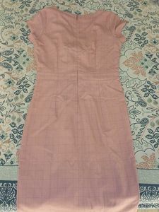 Elegant Pink Checkered Midi Dress