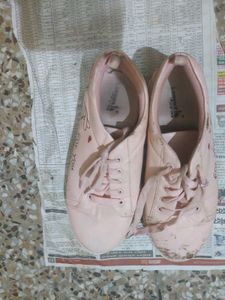 💥 4 Pairs of Women's Shoes