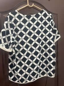 Black and White Geometric Print Top