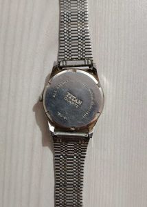 Antique Titan Analog Watch for Women(Cell Down)