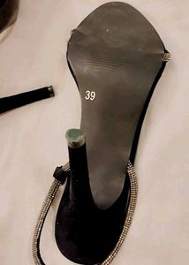 Elegant Black Heels with Rhinestones