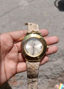 Swatch Irony Rosa Perlata YNG101 Gold Tone Watch
