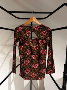 Beautiful Floral Print Kurta Top