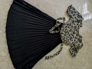 Elegant Pleated Skirt &amp; Printed Blouse Set