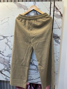 Brand New Jogger Pants, High waist- 28 Strechable