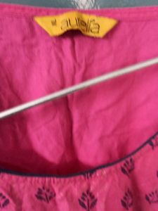 Chic Pink Kurta with Embroidered Detail