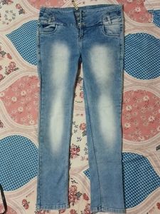Blue Wash High-Waist Jeans