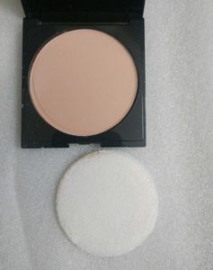 Avon Flawless True Matte Pressed Powder