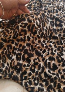 Chic Leopard Print Top