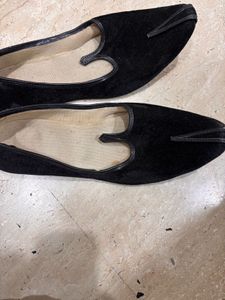 Black Velvet Juttis for Men