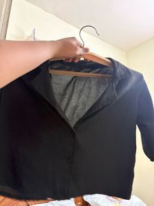 Chic Black Collared Crop Top