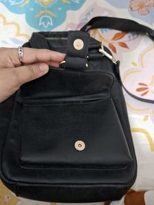 Fastrack Black Handbag cum Backpack