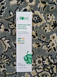 Plum Green Tea & Zinc Super-Matte Sunscreen