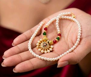 Elegant Pearl Necklace with Pendant