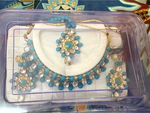 Beautiful Turquoise &amp; Crystal Jewellery Set