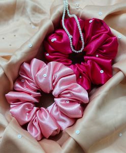 PINK 💗(2)Scrunchies
