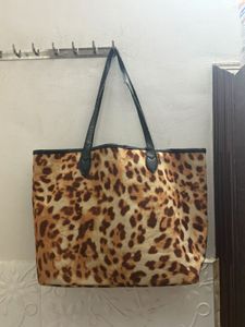 leopard print luxurious tote bag