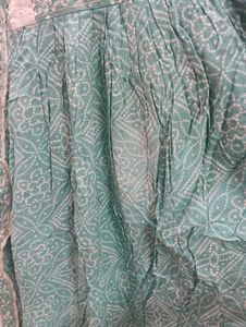 Beautiful Teal Kurta with White Embroidery L size