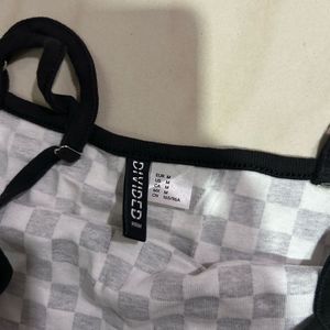🖤🤍 H&amp;M Checkerboard Crop Top