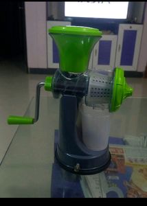 Mini Portable Juicer
