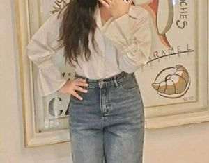white shirt with ruffle sleeves🤍