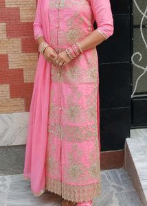 Beautiful Pink Embroidered Kurta Set
