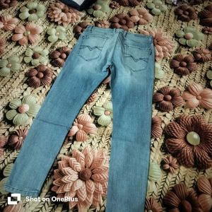 Light Wash Denim Jeans