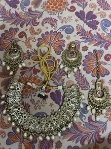 Exquisite Kundan &amp; Pearl Necklace Set
