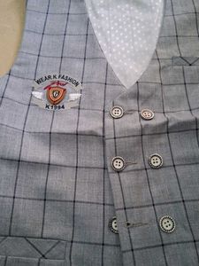 Stylish Grey Checkered Vest