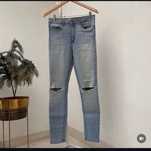 Light Wash Ripped Skinny Jeans