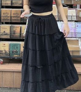 Elegant Black Tiered Skirt – Flowy &amp; Chic