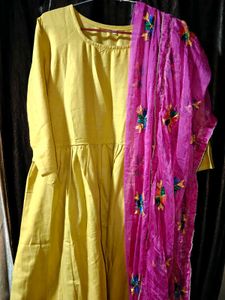 Mustard Kurti with Pink Dupatta