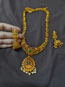 Exquisite Gold Necklace and Earring Set