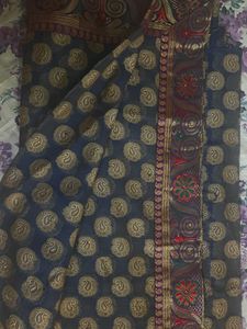 Elegant Paisley Patterned Saree