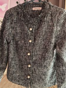 Elegant Tweed blazer with Pearl Buttons