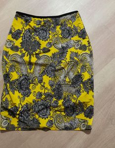 fitted skirt