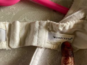 Wonderbra off White Lace Bra