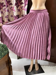 Elegant Pleated Midi Skirt