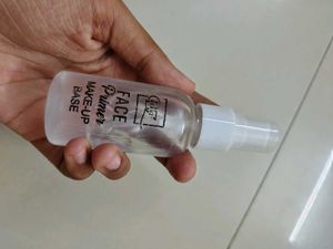 makeup kit ( foundation, primer and loose powder)