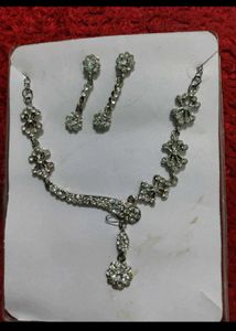 Stunning Rhinestone Necklace & Earring Set